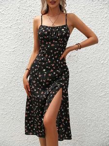 Urban Sexy Dresses 2024 Womens floral print spaghetti shoulder strap summer Bohemian beach dress print elegant pendant square neck seam dress vest Y240420