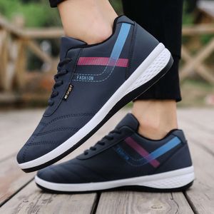 2024 Frühling Neue Herrenschuhe Korean lässige Single-Schuh-Leder-Oberflächenbewegungsresistant dünner, leichter Laufschuhe für Männer