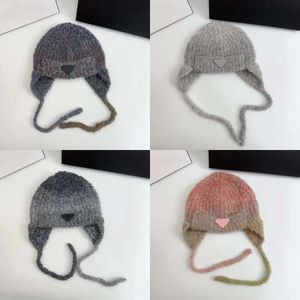 Triangle Beanie Hats Designer Hat Winter Woolen Warm Beanie Caps for Womens Fitted Hat Cashmere Ear Protection Fashion Outdoor