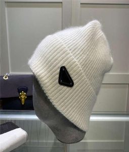 2021 inverno nuovi berretti Simbolo lettera Luxurys tappi di lana di alta qualità e pelliccia di coniglio Cappello a maglia calda 10 Colori Invia Bag6381066