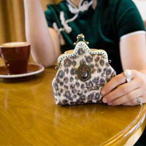 Bolsa Free Time Time Diy Bola de Moda Bola de Moda Hasp Mulheres Leopardas Beijo Lock Kit de Material Vintage Phone Phone Small Coin Purse Autret