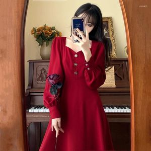 Casual Dresses Vintage Elegant Red Long Dress Square Neck Delicate Cuffs Large Hem Design Daily Wear Sleeve For Women