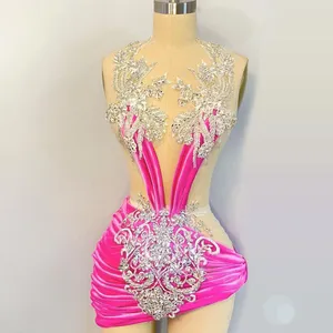 Seksowne gorące różowe stroje dla dziewcząt Sheer Neck Rhinestone krótkie sukienki balowe Suknie koktajlowe Suknie Vestidos de Gala