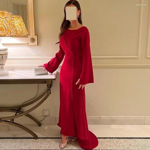 Festklänningar Saudiarabien röd långärmad aftonklänning o-hals sveptåg eleganta kvinnor prom formell specialtillfälle klänning
