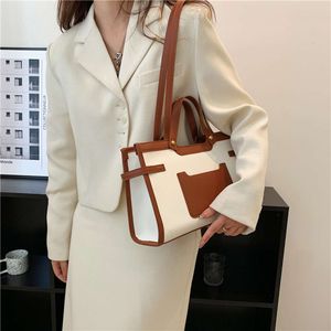 고품질 디자이너 어깨 가방 브랜드 가방 여성 여성 패션 핸드백 2023 스프링 핸드백 도매