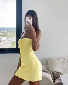 Saias de moda europeia e americana Halter halter listra vertical amarelo tubo de tubo