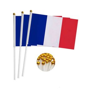 Kafnik 102050100pcs La piccola bandiera francese 14*21 cm Francia bandiera la bandiera nazionale a mano con palo che consegna la bandiera 240415