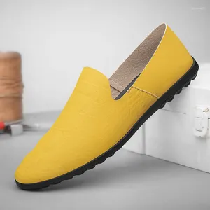 Casual Shoes Spring Summer Men loafers personlighet manlig kör äkta läder skor ljus ungdomar lägenheter andningsbara mockasiner