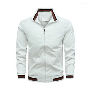 メンズジャケット2024ホワイトジッパーヒップホップカジュアルカジュアルノンフード付きユースファッションオールマッチサイドシームポケットジャケット