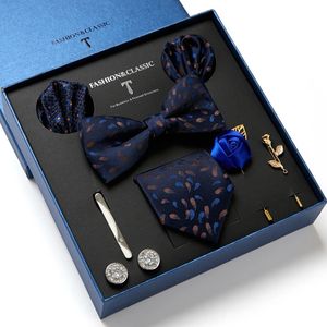 Design Holiday Luxury Geschenk Krawatte Set für Männer Seiden Schmetterling Bowtie Krawatte und Krawattenklammern Revers Pin Hanky Manschettenknöpfe Set 240412