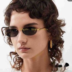 Luksusowe okulary przeciwsłoneczne Trendy małe okulary przeciwsłoneczne Stylowe i odporne na UV designerskie okulary przeciwsłoneczne dla mężczyzn i kobiet z diamentowymi szklanymi okularów przeciwsłonecznych