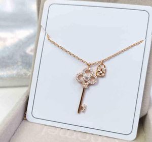 Love Key Pendant Necklace Female Party ClaVicle Chain Light Luxury Silver Fashion Jewely Necklace3648094