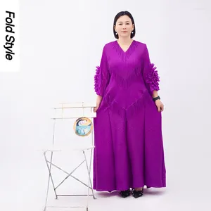 Abiti casual rugosa femminile 2024 a colori solidi tocco di soffio spugna abito di moda lungo le dimensioni gratuite