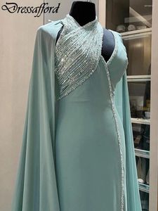 Festklänningar Mint Green High Neck Dubai A-line aftonklänning med Cape Beading Sequined Formal Wear Gown