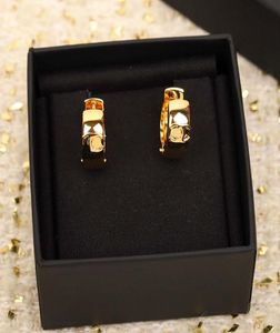 2023 Luxury Quality Charm Simple Design Drop Earring Liten rund form i 18K Gold Plated Have Box Stamp PS7396A9086193