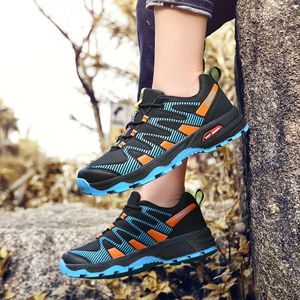 Quattro stagioni di scarpe da uomo e scarpe da uomo a slittamento e indossano scarpe da uomo resistenti alle alpinismo impermeabili 240415