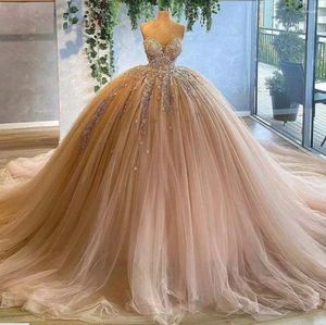 Party Dresses Designer Champagne Prom 2024 Puff Princess Ball Gown Formal Evening Celebrity Gowns Sweetheart Neck Lace Up Sweet 16