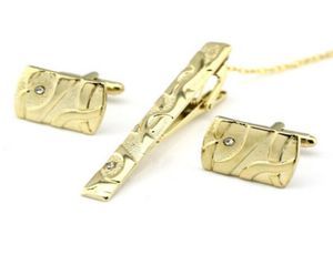 Ganze ausgefallene Manschettenknöpfe mit Kristallkrawatten Manschettenknöpfen Set Men039s Geschenke Halsband Clip Cufflinks Set für 1331066