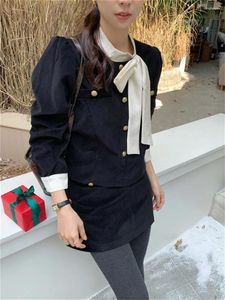 Sukienki robocze Obce Kitty Przyjazd Kobiety Łagodne garnitury 2024 Chic Vintage Slim Elegant Coats Mini spódnice nosić biuro Lady Spring Sets