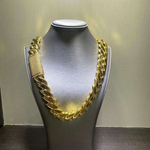 Popular 10k Gold Lab Grown Diamond Hot Sale 16mm Moissanite Micro Pave Hip Hop Iced Out Miami Cuban Link Chain