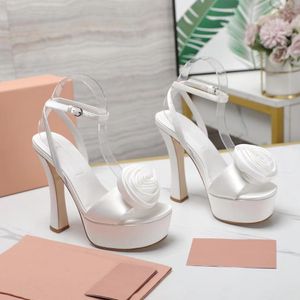 MU происходит из рук роскошных дизайнерских мастеров на платформе Rose Water Platform Anti Slip High Heels Sandals и тапочки