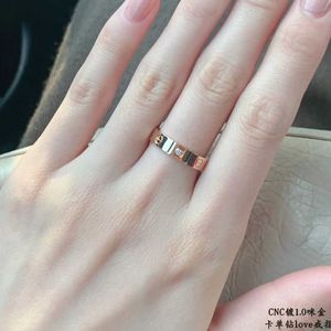 Designer Trendy 18K Rose Gold Ring för män och kvinnor Carter Matching Love Classic High Version Par Valentines Day Gift