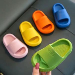 Children Bathroom Slippers Summer Solid Color Anti Slip Soft Sole Kid Slippers 28 Years Old Boys and Girls Cute Home Slippers 240418