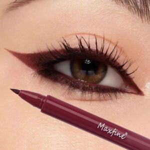 Eyeliner Waterproof opape Matte Red Liquid Eyeliner Eyeliner Pencil Ultratina a lungo duratura a secco rapido liscio Black Eye Liner Penna Corea Cosmetica coreana