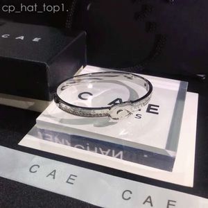 Chanells 18k Gold 925 Серебряный дизайнер роскошный девочка Love Diamond Circle классический бренд ювелирные ювелирные украшения для подарочной коробки мода Chanells браслет 4010