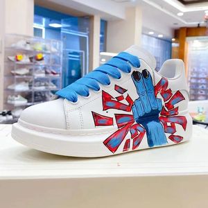 Casual Shoes Handcrafted Leather Men Round-toe Unisex Platform Sneaker Comfortable Flat Hand-painting Heighten Women