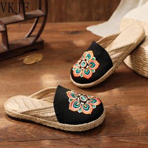 Slippers Summer Women Canvas Close Toe Mules Handmade Ladies Comfortable Linen Knitted Bottom Embroidered Flat Shoes