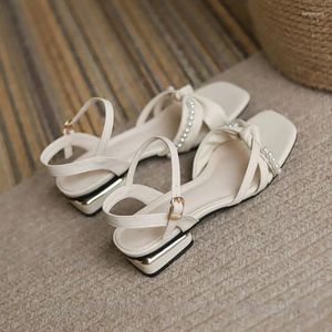 Casual skor med låga klackar Skodon Ett ord Block Heel Pearl White Sandals for Women Summer 2024 Ladies Breattable Fashion Sale F