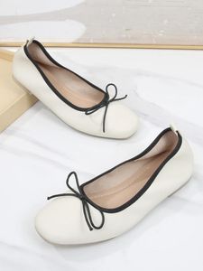 أحذية غير رسمية 2024 حلوة الربيع امرأة Bowknot Square Toe Lolita Flats Soft Flats Beige Kawaii Barefoot Ballet Female Lofers