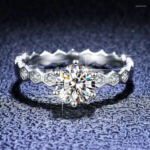 Cluster Rings Luxury PT950 Platinum Ring Fashion Hive Design 1 Moissanite Diamond Engagement Eternity Jewelry Wedding Band