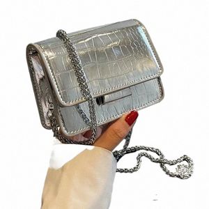 حقيبة Super Small الشهيرة الشهيرة 2024 الصيف الشهير متعدد الاستخدامات سلسلة Menger Bag Fi Mini Square Sling Bag R8SS#