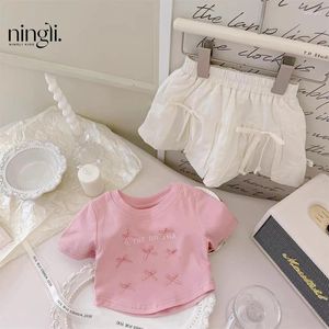 Conjuntos de roupas Girl Girl Set 2024 Summer Super Sweet Princess Bow Top Flower Flor Fashion Design Sentido