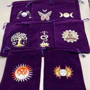 Bags 1pcs Velvet Moon Sun Tarot Storage Bag Board Game Cards Embroidery Drawstring Package Witchcraft Supplies for Altar Tarot Pouch