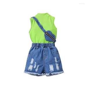 Kläderuppsättningar 2-7 år Kids Girls Summer Outfits Mock Neck Ribbed Knit Tank Tops Ripped Denim Shorts Heart Bag 3pcs Clothes Set