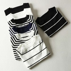 韓国の縞模様のスリムフィット半袖セーター、ニットセーター、スリミングTシャツ、学生のプルオーバー、ボトムシャツ、女性用のトップの卸売