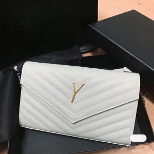 Luxurys كلاسيكية شكل رفرف سلسلة الكتف كيس كتف مبطن WOC WOC Handbag Women Clutch Messenger Bag Crossbody Pres