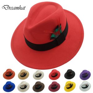 Kırmızı tüy fedoras erkekler şapka bahar sonbahar caz şapkaları moda erkek ve kadın damla tipi kilise panama geniş brim toptan 240417