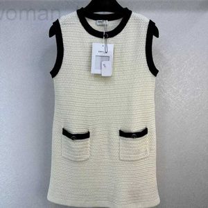 Basic & Casual Dresses Designer Early Spring New CH Nanyou Gaoding Small Fragrant Wind Black and White Color Block Fine Stripe Western Versatile Knitted Dress J9YQ