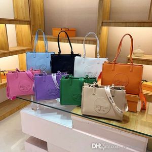 Bota di tote Womens 2024 Nuova tendenza Casualmente Casualmente Borsa portatile in rilievo grande capacità di una spalla