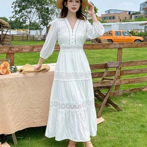 Casual Dresses Boho Hollow Out Beach Dress White Lace Vintage Elegant Pretty Bohemian V Neck Vestidos Korean Fashion Drop