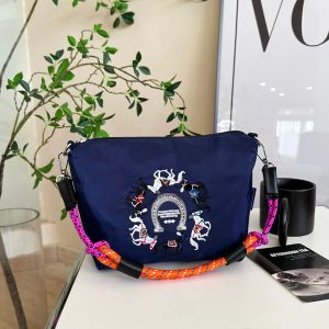 Çantalar at nakış omuz çantası naylon tote çanta kadınlar için çörek kedi el çantaları ve cüzdanlar ip eko çanta tasarımcısı crossbody çanta flep