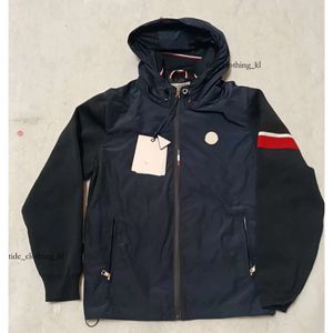 Mens 재킷 Monclairjacke 후드 스프링 가을 스타일의 남자 코트 슬리브 글자 스트라이프 윈드 브레이커 디자이너 재킷 아웃복 코트 크기 M-2xl 510