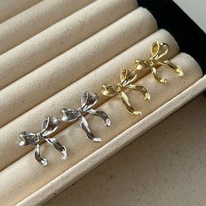 Design Sweet and Cool Style Bow Knot Earrings Womens Simple Elegant Jewelry Gifts Drop 240408