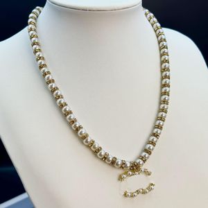 20Style Luxury 18k Gold Prand Designer Retro жемчужные ожерелья титановые стальные буквы бриллиантовые вставки колье колье колье высокое качество высокое качество