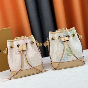 Designer Candy Color Mini Bucket Bag Läderhandtag Kvinnor Handväska Summer Stardust Bucket DrawString Stängning avlägsnande rems