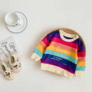 T-shirt 2023 Autunno neonate coreane Felpateshirts Cotton manica lunga lettera arcobaleno policromo femminile camicie per bambini